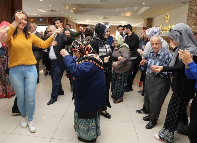 Gaün’de Yaşlılar Doyasıya Eğlendi