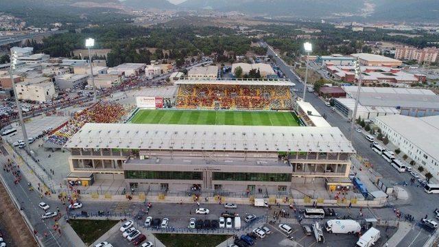 Perde İzmir’de Kapanıyor