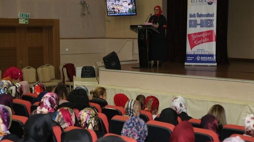 &ldquo;aile Okulu&rdquo; İle Ko-mek Kursiyerleri Bilin&ccedil;lendiriliyor