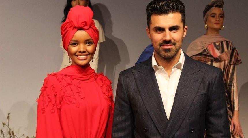 D&uuml;nyaca &Uuml;nl&uuml; Tesett&uuml;rl&uuml; Top Model Halima Aden İstanbul&rsquo;da Podyuma &Ccedil;ıktı