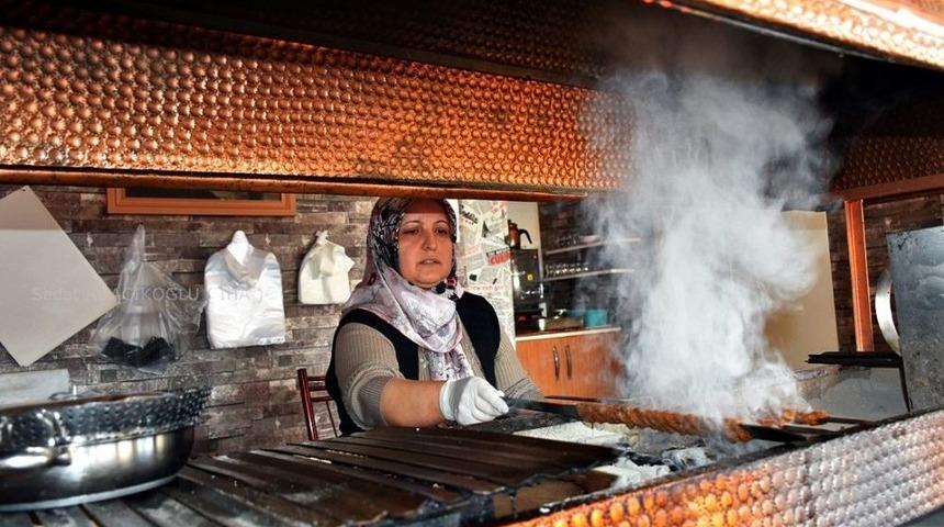 Kocası Hastalanınca Kebap&ccedil;ı Oldu