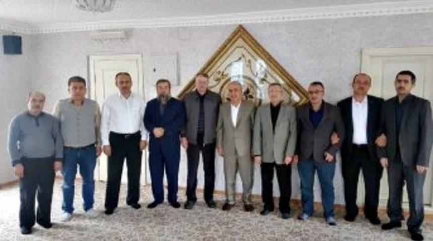 Rekt&ouml;r &Ccedil;omaklı, Vefa Derneği Y&ouml;neticileriyle Bir Araya Geldi