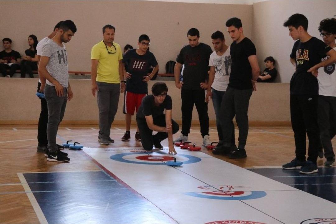 T&uuml;rkiye&rsquo;nin İlk Okullar Arası &rsquo;floor Curling&rsquo; Turnuvası Adana&rsquo;da Başladı