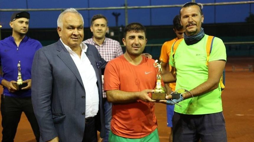 Erdemli&rsquo;de Bahar Kupası Tenis Turnuvası Sona Erdi