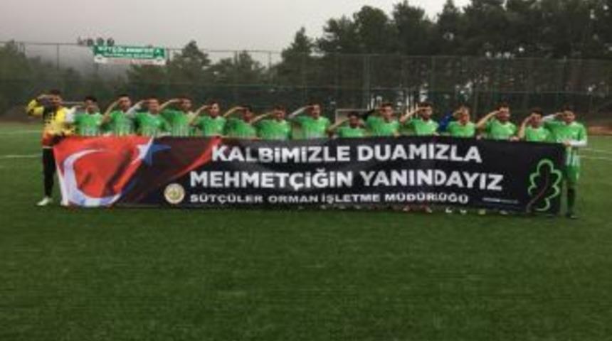 Yeşil Sahada Asker Selamlı Mehmet&ccedil;ik Duyarlılığı