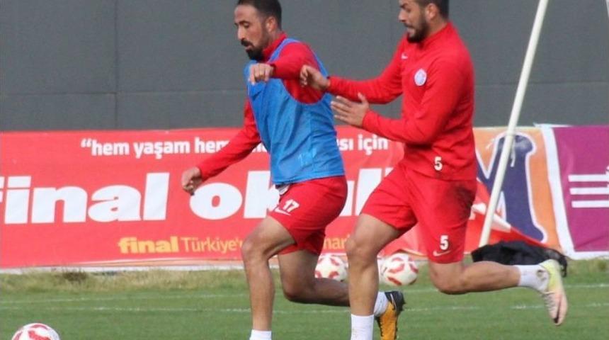 Elaziz Belediyespor&rsquo;da 2 Futbolcu İle Yollar Ayrıldı