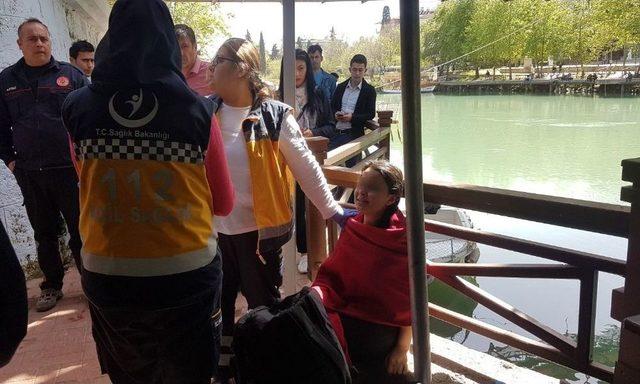 Manavgat Köprüsü’nden Atlayan Genç Kızı Tekne Personeli Kurtardı