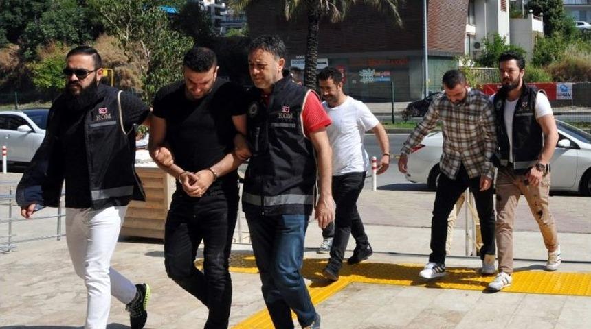 Tehditle Para İsteyen Şüphelilerin Suçüstü Yakalanma Anı Kamerada