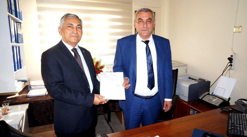 Ak Partili B&uuml;y&uuml;kdin&ccedil; Mazbatasını Aldı