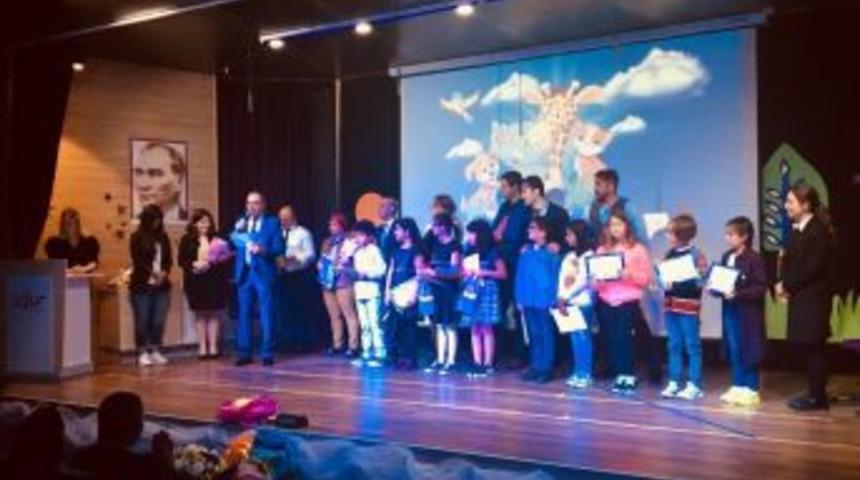 Uğurlu &Ouml;ğrenciler &Ouml;yk&uuml;lerini Hayvan Hakları İ&ccedil;in Kaleme Aldı