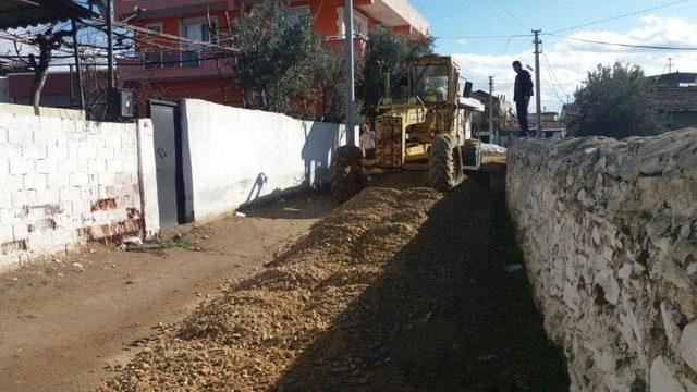 Alaşehir’de Yol Düzenleme Çalışmaları Devam Ediyor 1