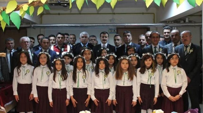 800 Fidan Toprakla Buluşturuldu