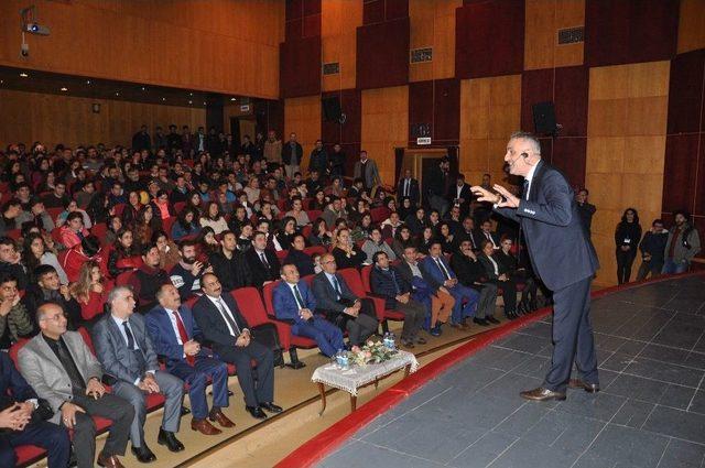 Bekir Develi Tunceli’de Öğrencilerle Buluştu