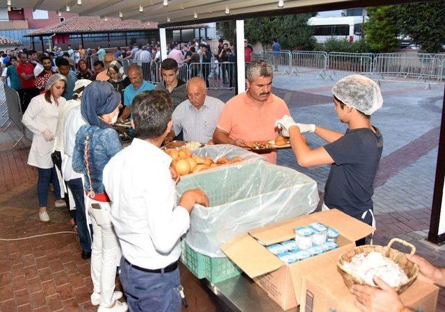 Başkan Yücel İftarını Eşgilik’te Yaptı