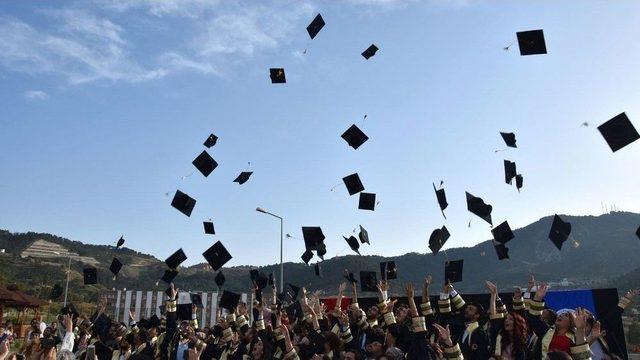 Anamur Myo’da Mezuniyet Heyecanı