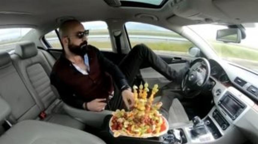 Fenomen Olmak İ&ccedil;in Trafiği Tehlikeye D&uuml;ş&uuml;ren S&uuml;r&uuml;c&uuml; Serbest Kaldı