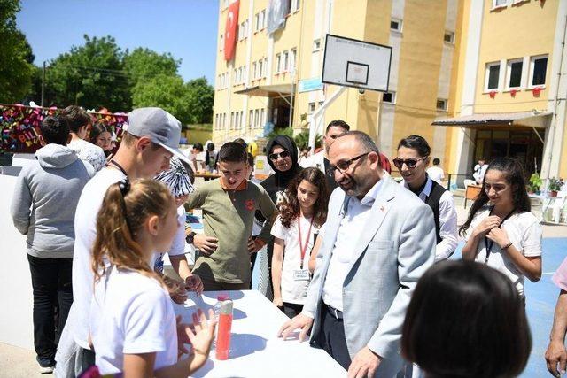 Başkan Üzülmez Bilim Şenliğine Katıldı