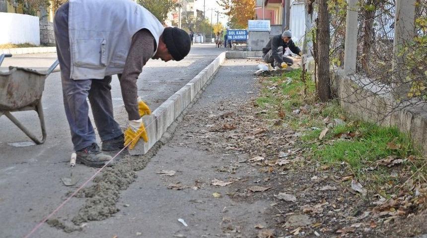 G&ouml;lbaşı&rsquo;nda Kaldırım &Ccedil;alışması