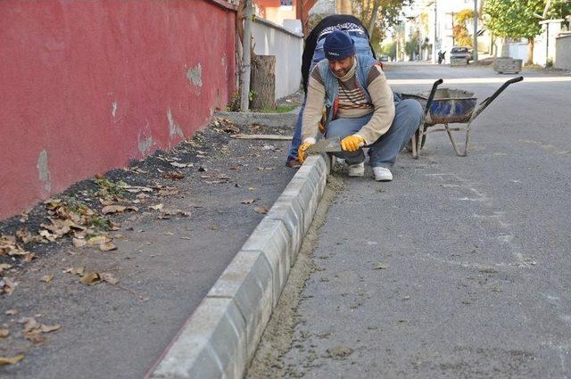 Gölbaşı’nda Kaldırım Çalışması