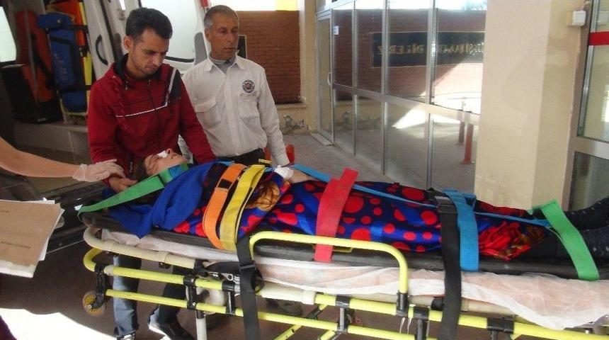 Çamaşır Asarken Damdan Düşen Kadın Ağır Yaralandı