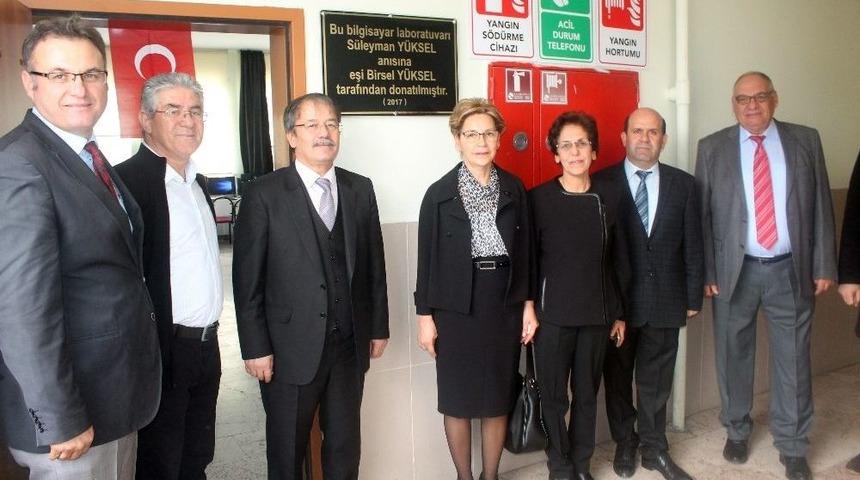 Hayırsever Aile, Okula Bilgisayar Laboratuvarı Kurdu