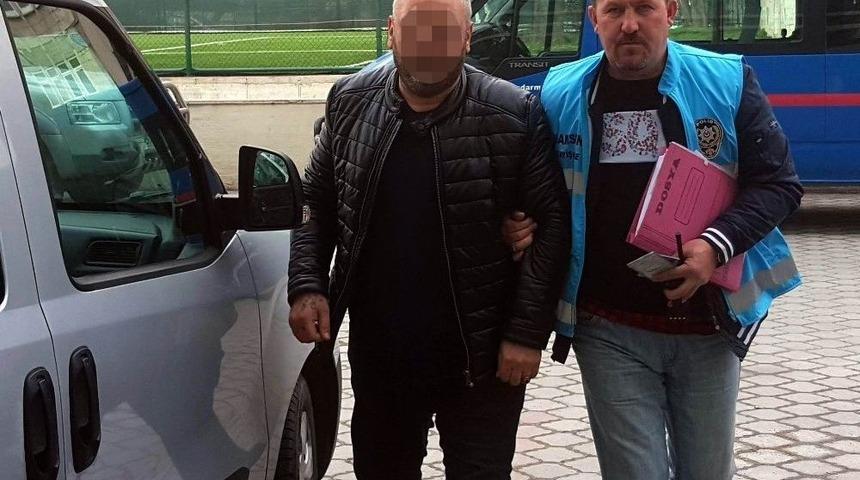 Eski Polis M&uuml;d&uuml;r&uuml;ne Sosyal Medyadan Canlı Yayınlanan Dayağa 1 Yıl 4 Ay Hapis