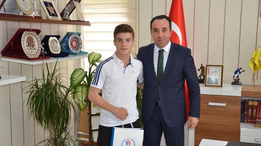 Başarılı Halterci Bahadır Erdal, Milli Takım Kampına Davet Edildi