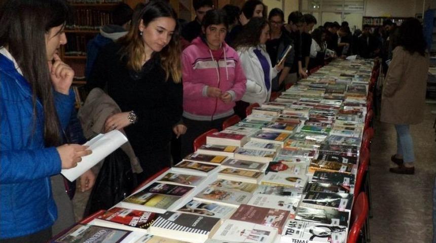 Salihli&rsquo;de 54. K&uuml;t&uuml;phaneler Haftası Kutlandı