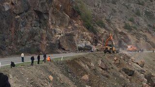Artvin-şavşat Karayolunda Heyelan