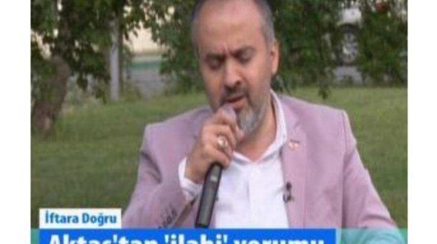 B&uuml;y&uuml;kşehir Belediye Başkanı Aktaş&rsquo;tan İftar Programında M&uuml;thiş Canlı Performans