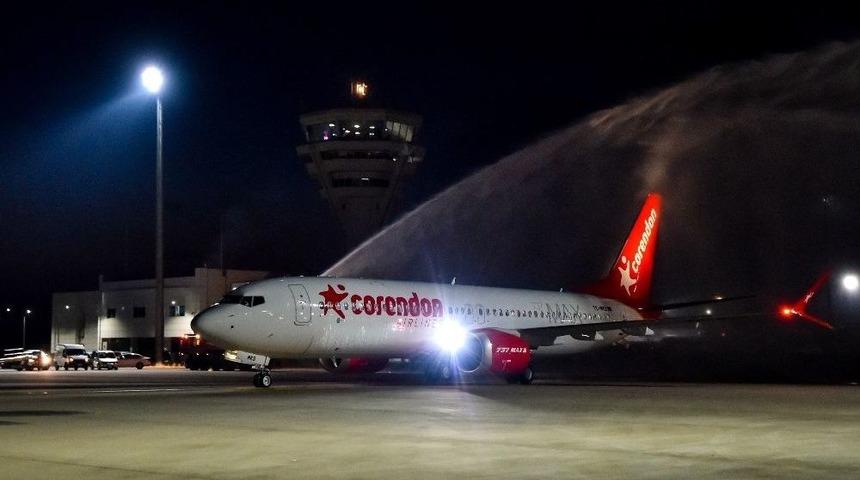 T&uuml;rkiye&rsquo;nin İlk Boeıng 737 Max 8&rsquo;i Antalya&rsquo;ya İndi