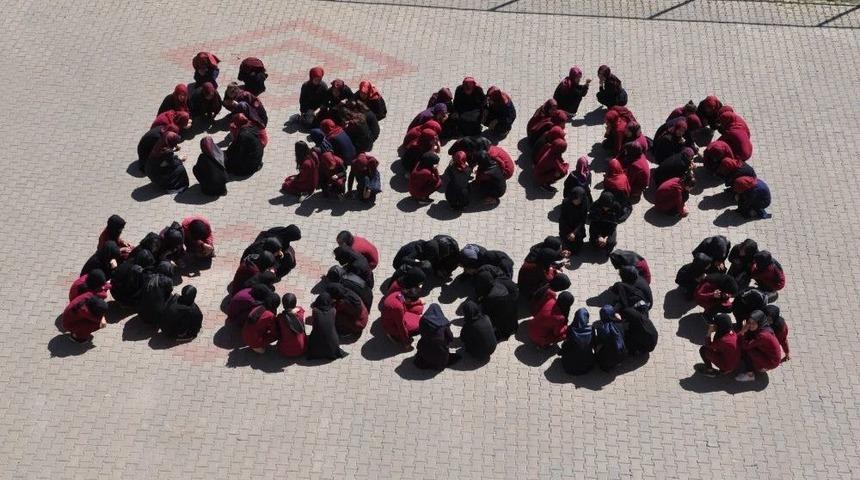 &Ouml;ğrencilerden İsrail&rsquo;e Tepki Filistin Ve Kud&uuml;s&rsquo;e Destek