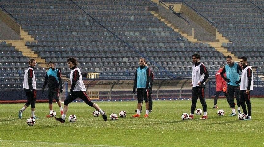 A Milli Takım Karadağ Ma&ccedil;ı Hazırlıklarını Tamamladı
