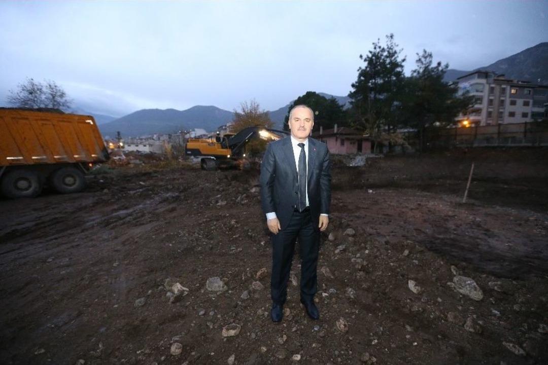 Başkan G&uuml;rlesin, 2017 Yılını Değerlendirdi