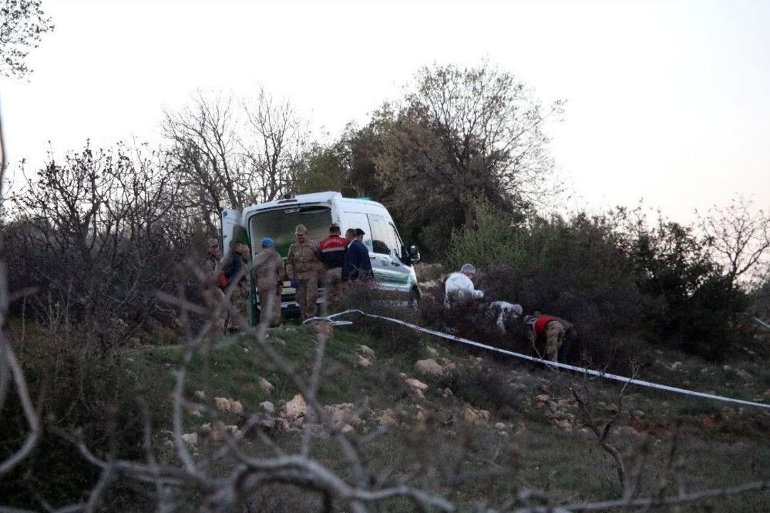 Sevgilisinin Yanında 2 &Ccedil;ocuk Annesi Eşini &Ouml;ld&uuml;rd&uuml;ğ&uuml; İddia Edildi