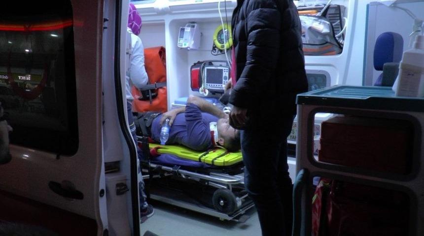 Taksinin &Ccedil;arptığı Otomobil Takla Atarak Hurdaya D&ouml;nd&uuml;: 2 Yaralı