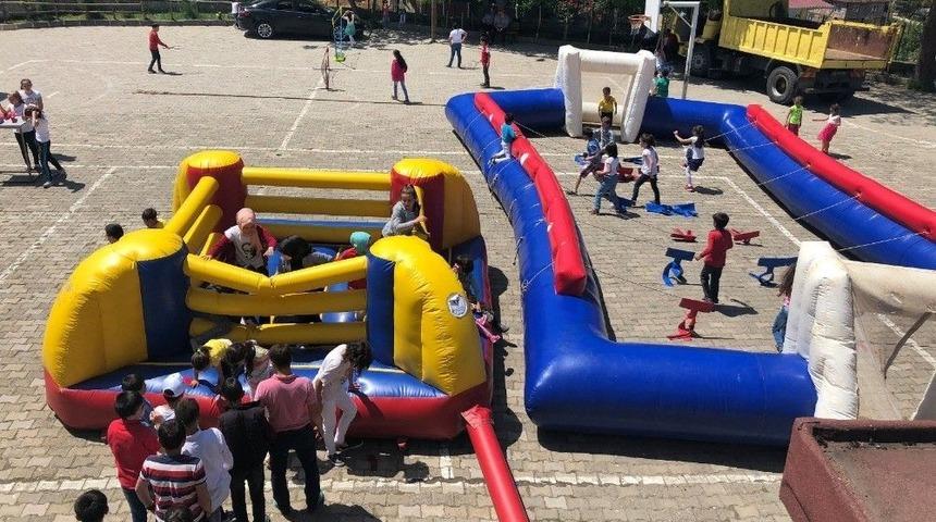 &Ccedil;ocuklar Eğlenerek Spor Yapıyor