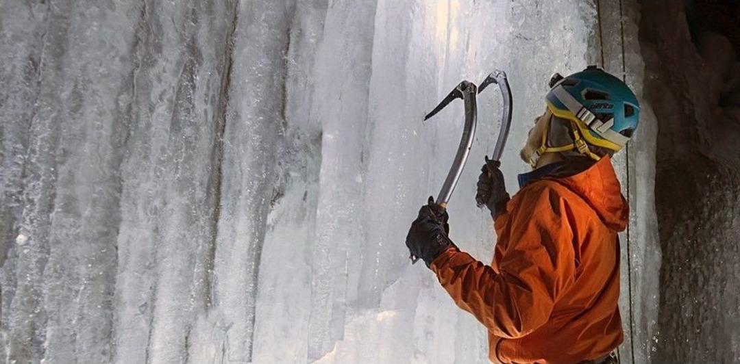 Instagram Fenomenleri Erzurum&rsquo;da Donmuş Şelaleye Tırmandı