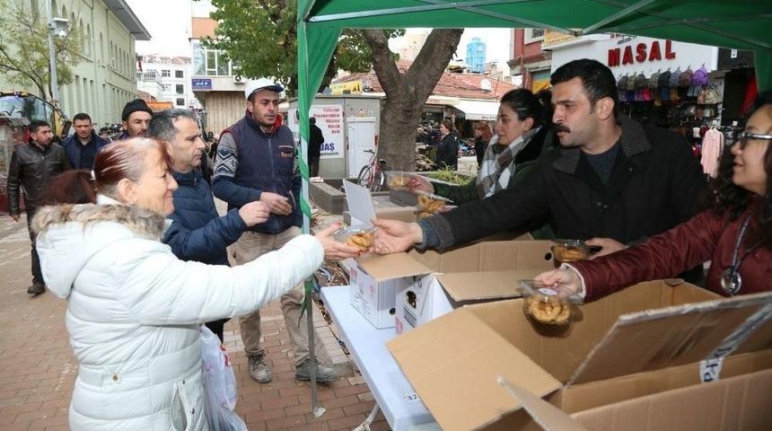 Odunpazarı Belediyesi Kandil Simidi Dağıttı