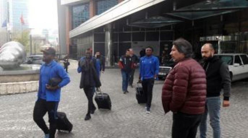 E.yeni Malatyaspor, Akhisar Ma&ccedil;ının Hazırlıklarını İzmir&rsquo;de S&uuml;rd&uuml;r&uuml;yor