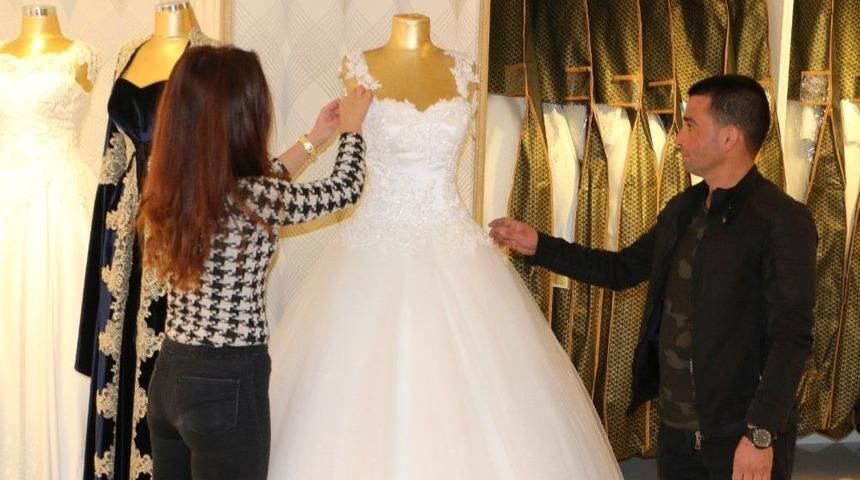 Gelinlik Firmasından &rsquo;kara Cuma&rsquo;ya, &rsquo;hayırlı Cuma&rsquo; Tepkisi