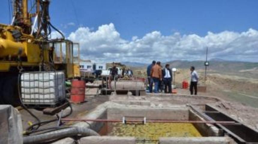 Erzincan&rsquo;da Ki Petrol Arama Sondajında 500 Metreye İnildi