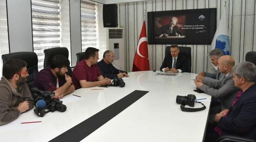 Vali Elban: &ldquo;100 Milyon Lira &Uuml;zerinde Asfalt &Ccedil;alışması Yapıyoruz&rdquo;