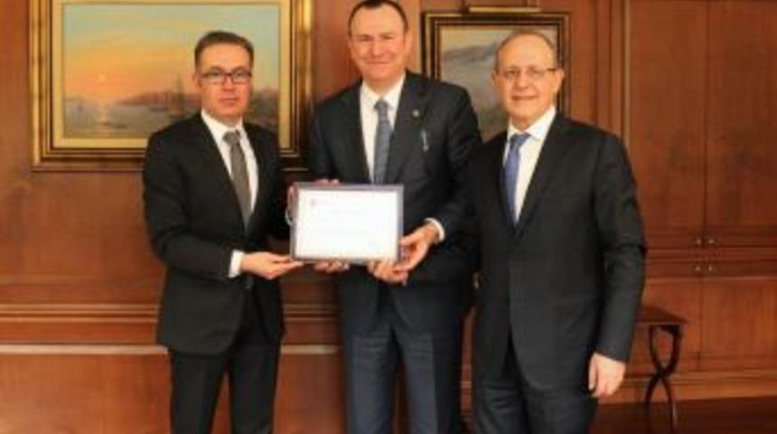 G&uuml;lsan Sentetik&rsquo;e Vergi Teşekk&uuml;r&uuml;