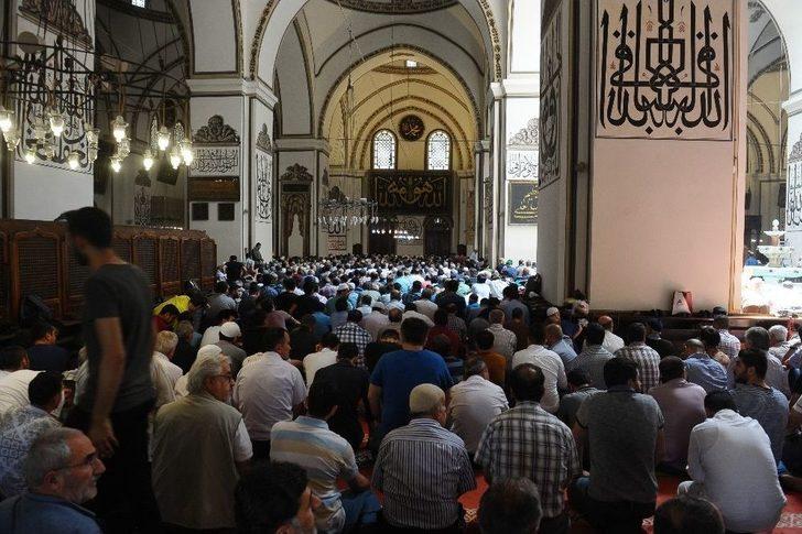 Ramazan’ın İlk Cuma Namazında Camiler Doldu Taştı G1