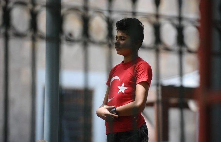 Ramazan’ın İlk Cuma Namazında Camiler Doldu Taştı G2