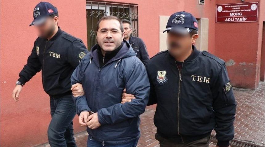 Fet&ouml;&rsquo;den Aranan Eski Emniyet M&uuml;d&uuml;r&uuml; Kovalamaca Sonucu Yakalandı