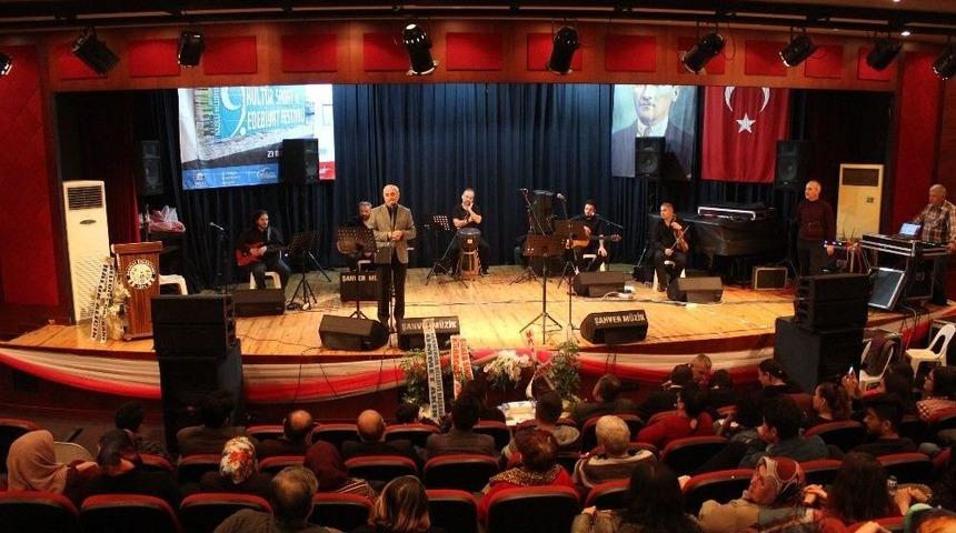 Nazilli’de Vatan Sevgisini Anlatan Şarkılar Seslendirildi