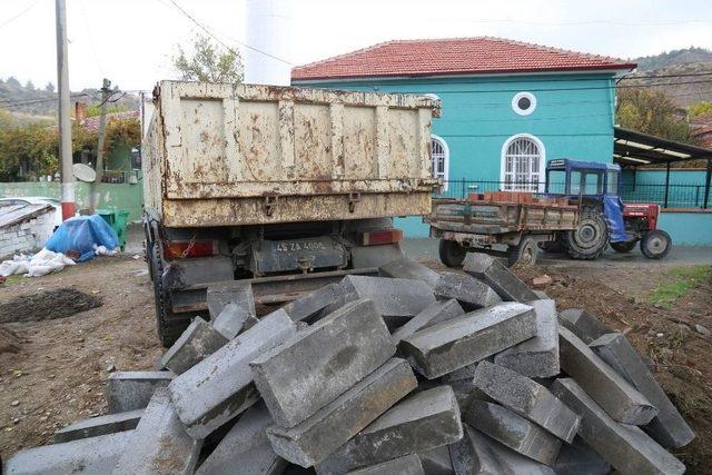 Kırsal Mahallere Hizmet Tüm Hızıyla Devam Ediyor