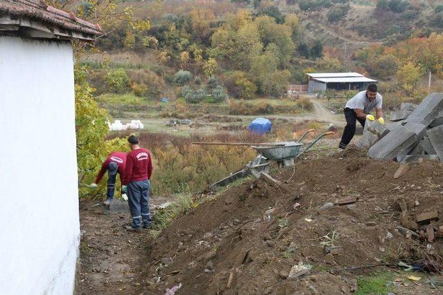 Kırsal Mahallere Hizmet Tüm Hızıyla Devam Ediyor